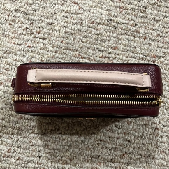 MICHAEL KORS
Mott Mini Color-Block Pebbled Leather Crossbody 32T8GF5C0T - Picture 7 of 14